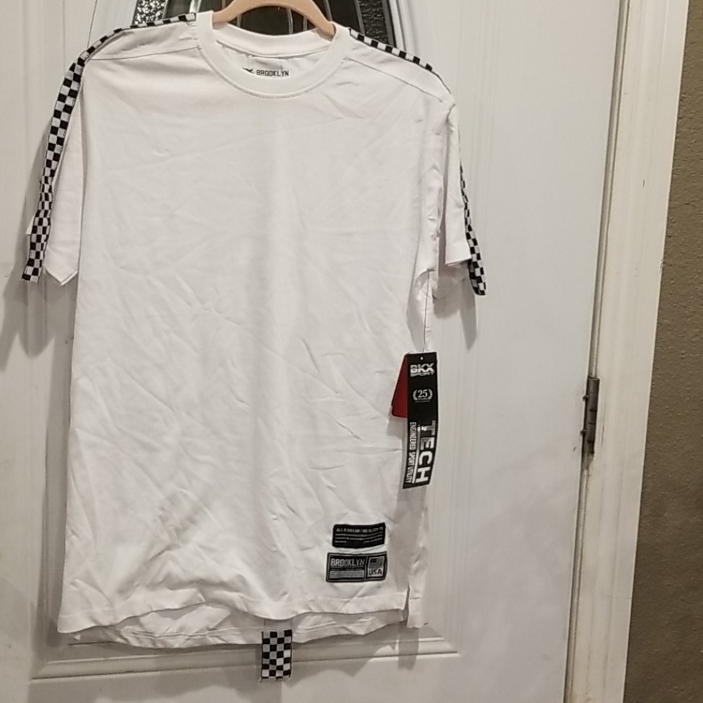 White short sleeve shirt